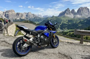 Silniční motorky: Jak vybrat nejlepší stroj? | RepreMoto Silniční motorky: Jak vybrat nejlepší stroj? | RepreMoto (Obrázek vygenerovaný umělou inteligencí)
